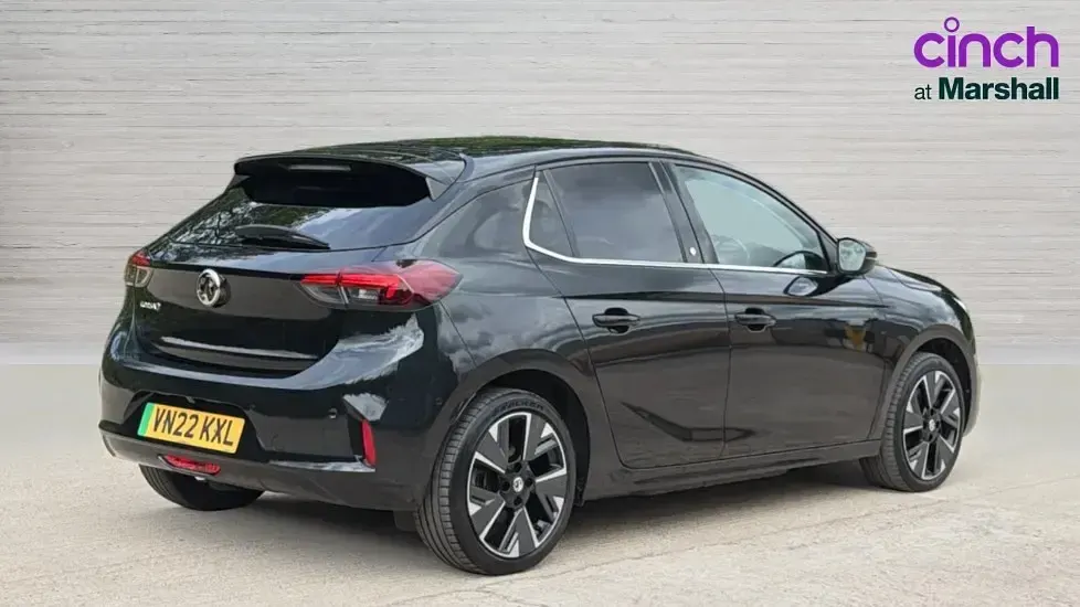 Used Vauxhall Corsa-e Elite 100 kW (136 HP) 2022 Diamond black met. Hatchback