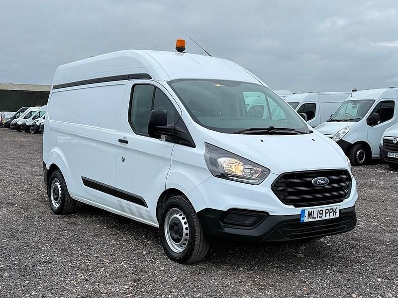 White Used 2019 Ford Transit Custom Van | £10,795 (Fair price) - Image 1/3
