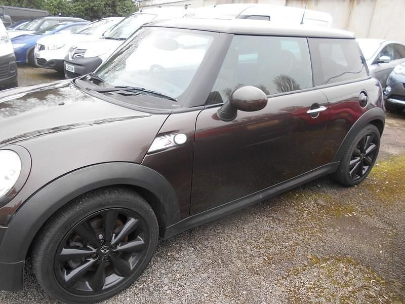 Usado Mini Cooper S Hatch 175 HP (128 kW) 2009 Castanho Citadino