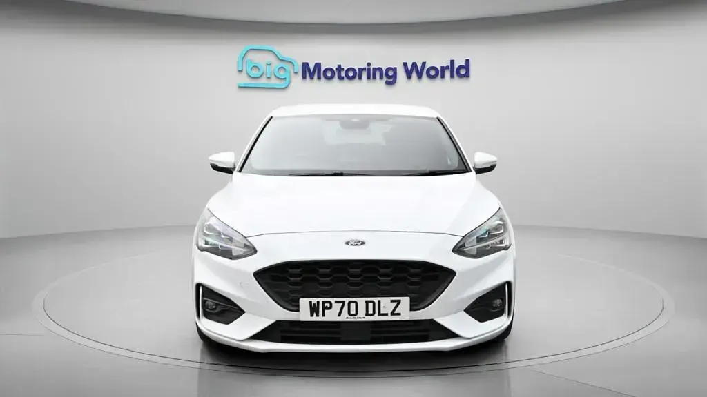 Used Ford Focus ST-Line X 155 HP (114 kW) 2020 White Hatchback