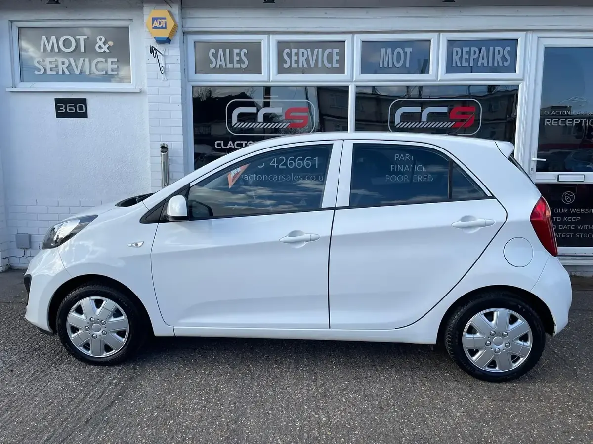 Used Kia Picanto Air 68 HP (50 kW) 2012 White Hatchback
