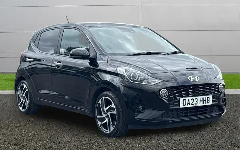 Used Hyundai i10 Premium 67 HP (49 kW) 2023 Hatchback