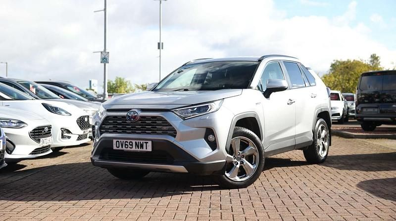Silver Used 2019 Toyota RAV4 Estate | £22,900 (Good price) - Image 1/4