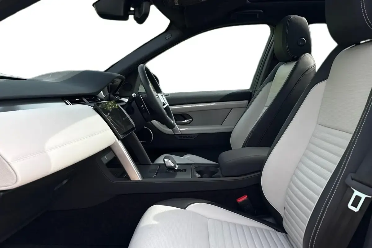 Used Land Rover Discovery Sport SE Dynamic 2026 Blue SUV