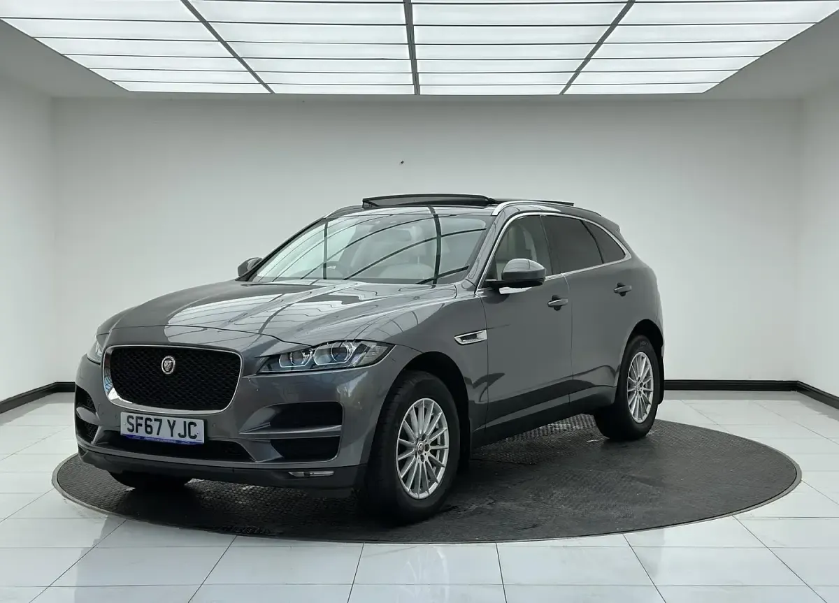Used Jaguar F-Pace Portfolio 180 HP (132 kW) 2017 Grey SUV