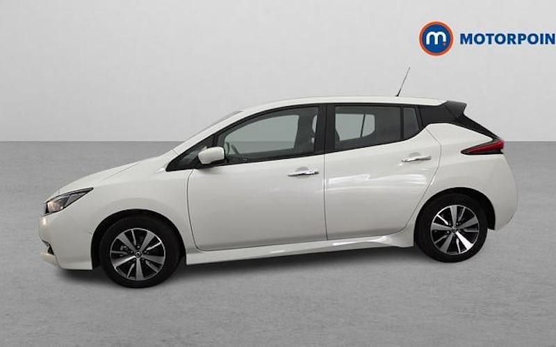Used Nissan Leaf Acenta 110 kW (150 HP) 2020 White Hatchback