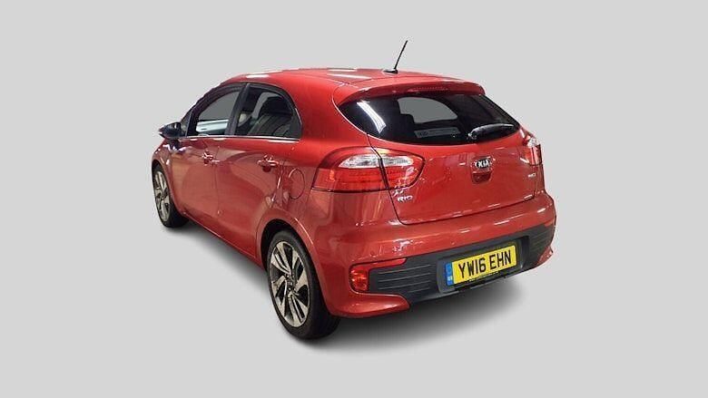 Used Kia Rio 89 HP (65 kW) 2016 Red Hatchback