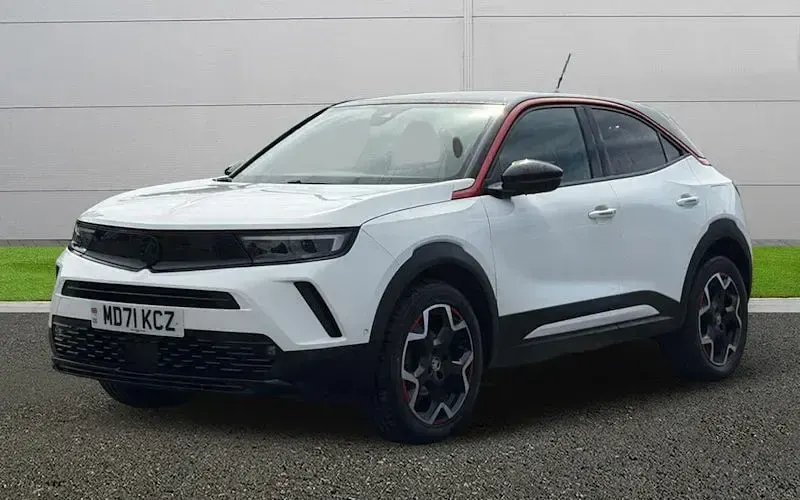 Used Vauxhall Mokka SRi 131 HP (96 kW) 2022 White SUV