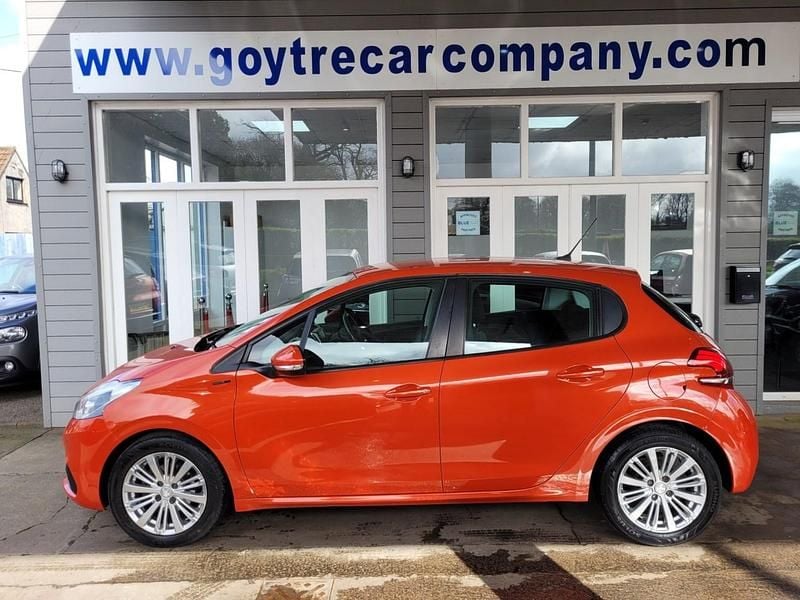 Used Peugeot 208 Signature Sky 2020 Orange Hatchback