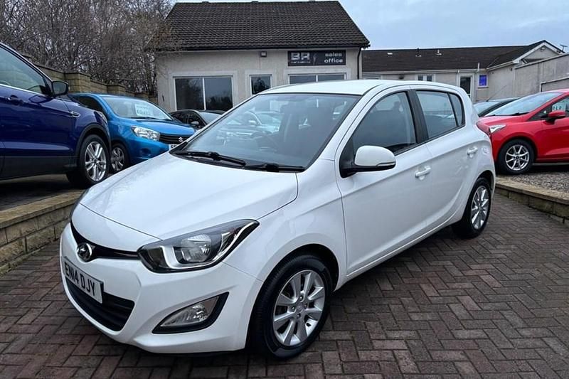 White Used 2014 Hyundai i20 Active Hatchback | £7,495 (Fair price) - Image 1/1