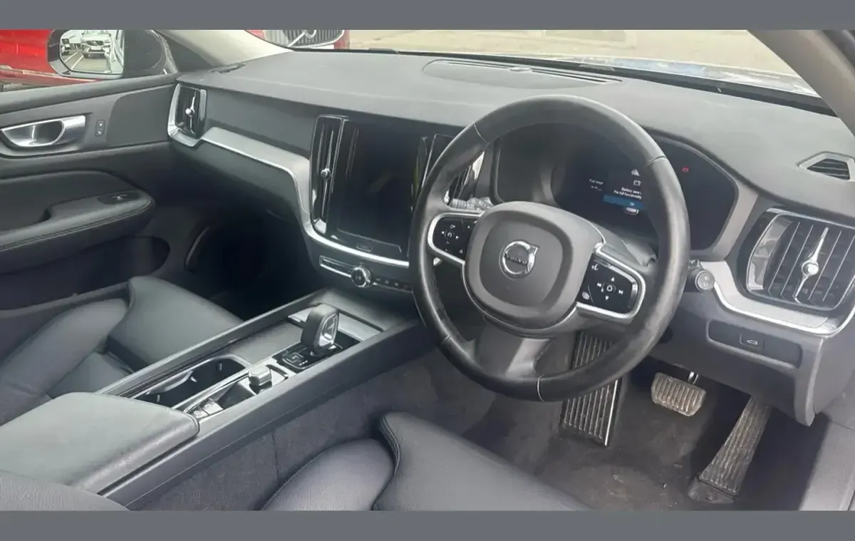 Used Volvo V60 Plus 197 HP (144 kW) 2025 Aurora silver Estate