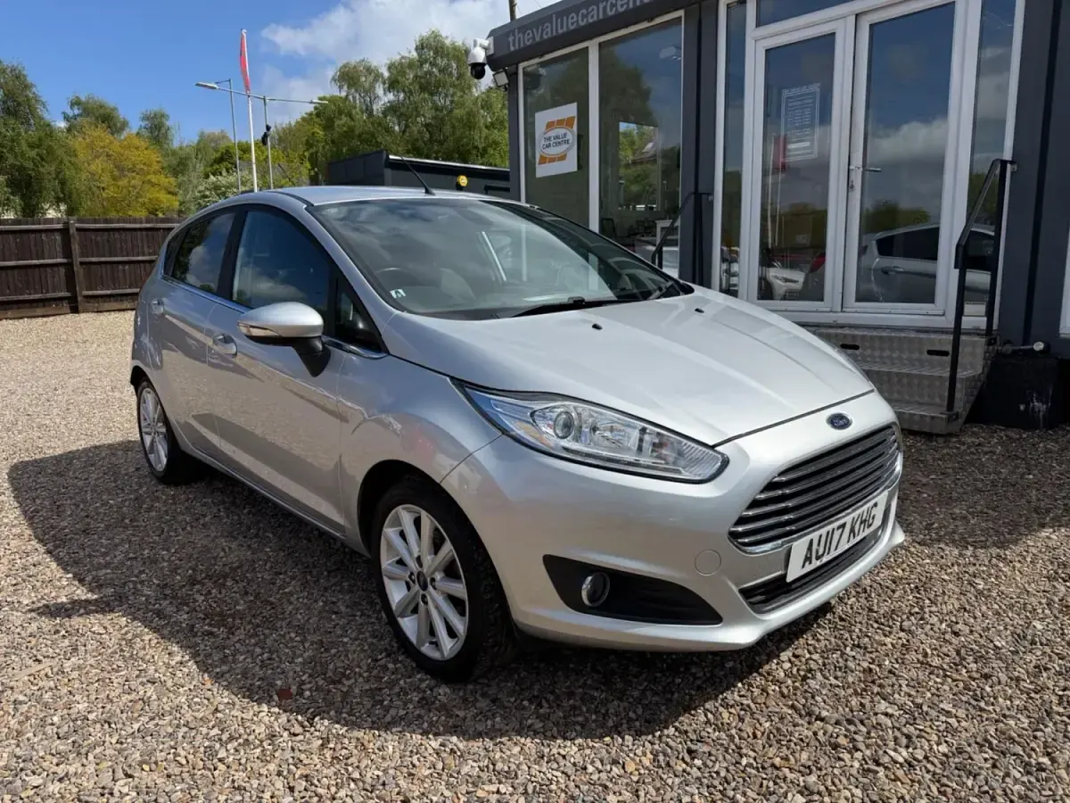 Second-hand Vauxhall Combo Sportive 100 CP (73 kW) 2021 Alb Monovolum