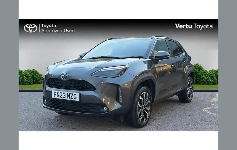 Used Toyota Yaris Cross Design 113 HP (83 kW) 2023 Grey SUV