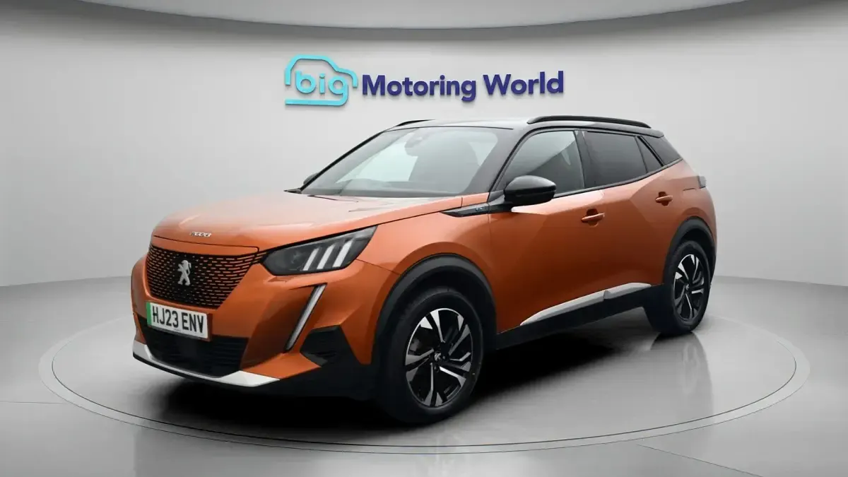 Used Peugeot e-2008 GT 100 kW (136 HP) 2023 Orange SUV