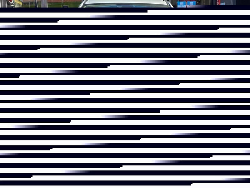 Image 2/4
