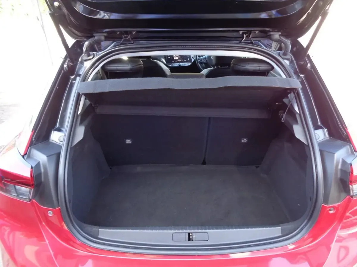 Używany Vauxhall Corsa Elite 100 KM (73 kW) 2020 Czerwony Hatchback