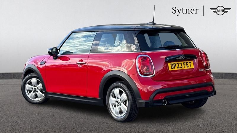 Used Mini Cooper Classic 134 HP (98 kW) 2023 Red Hatchback