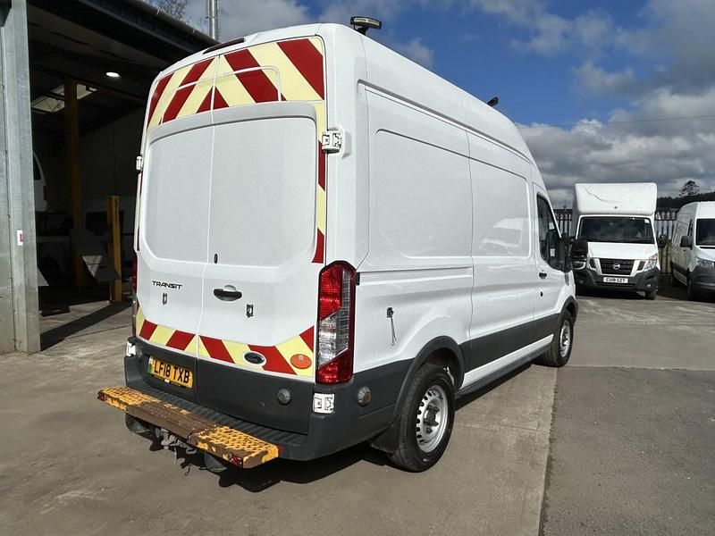 Usado Ford Transit 130 CV (95 kW) 2018 Blanco Van