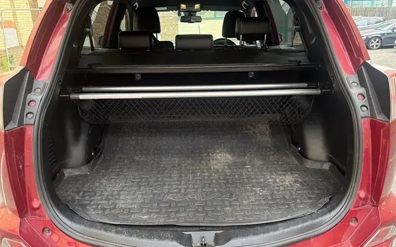 Used Toyota RAV4 Hybrid 197 HP (144 kW) 2018 Red SUV