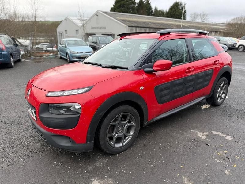 Used Citroën C4 Cactus Feel 100 HP (73 kW) 2015 Red Hatchback