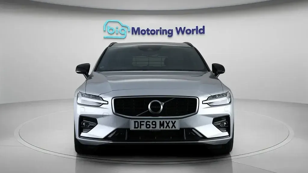 Usado Volvo V60 R-Design 150 CV (110 kW) 2020 Plateado Familiar