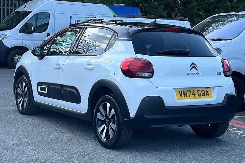 Used Citroën C3 PureTech 110 HP (80 kW) 2024 White Hatchback