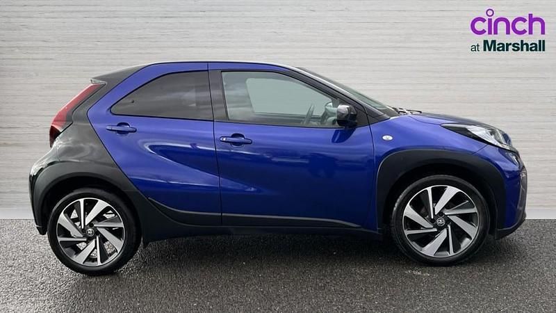 Used Toyota Aygo X 72 HP (52 kW) 2022 Blue SUV