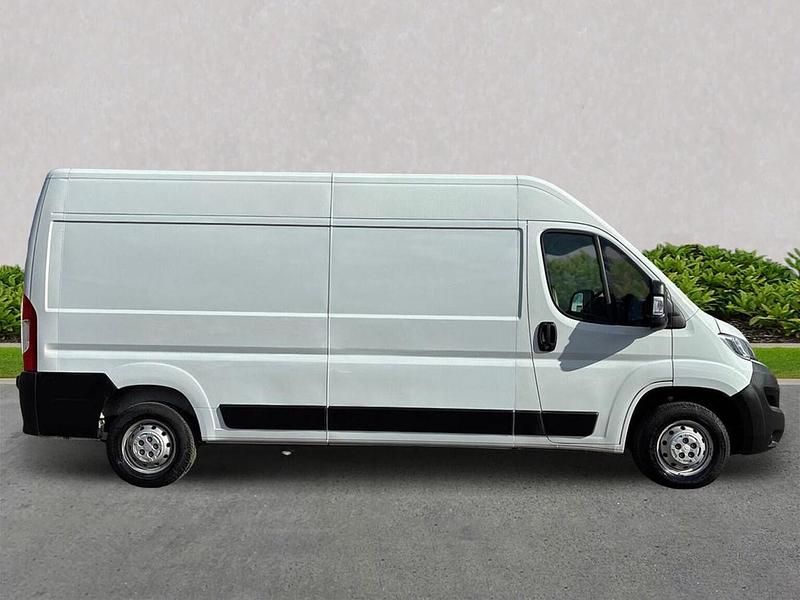 Usado Citroën Relay 140 HP (102 kW) 2023 Branco Van