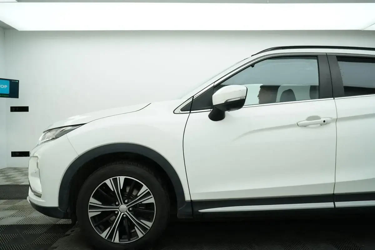 Used Mitsubishi Eclipse 2019 White Hatchback