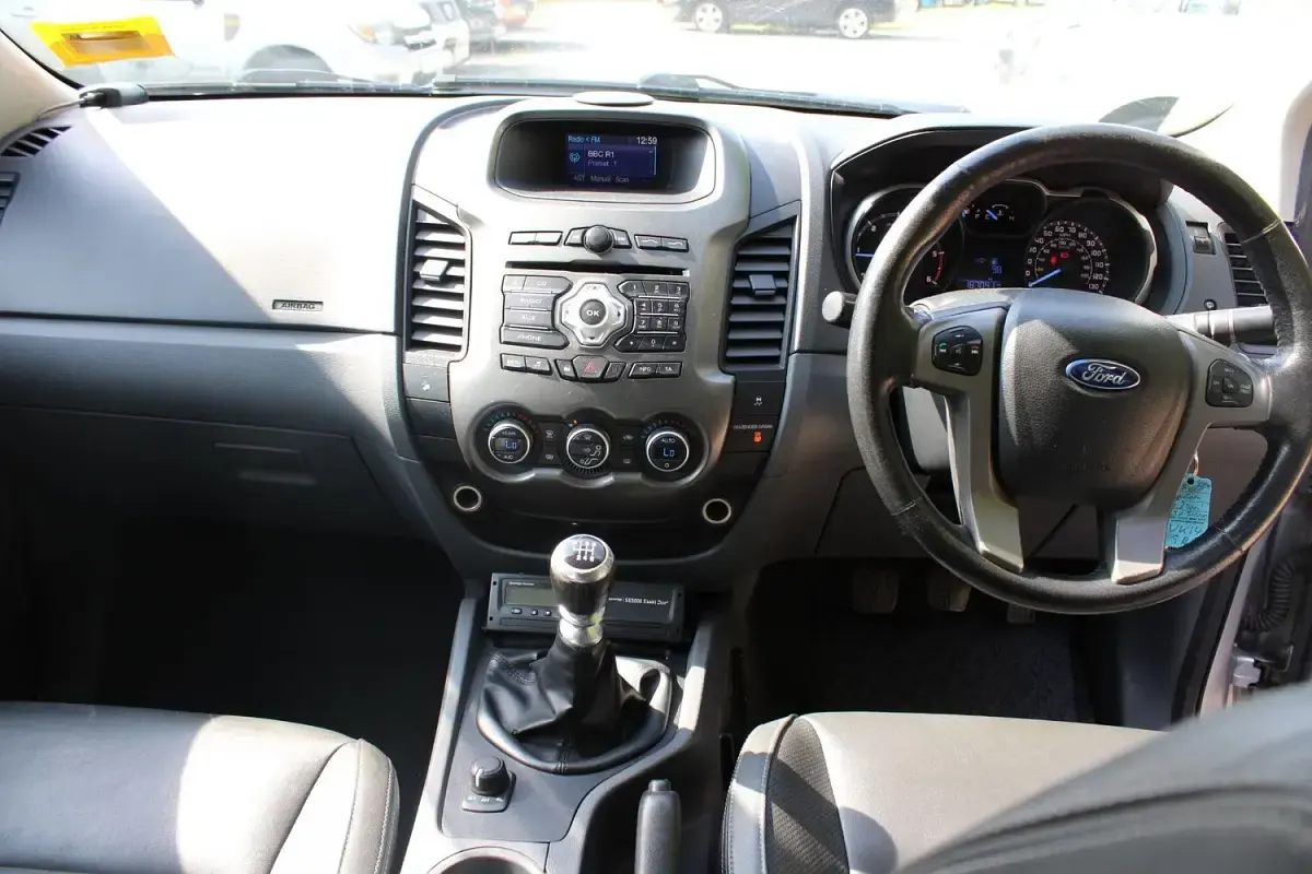 Used Ford Ranger Limited 200 HP (147 kW) 2014 Silver Pickup