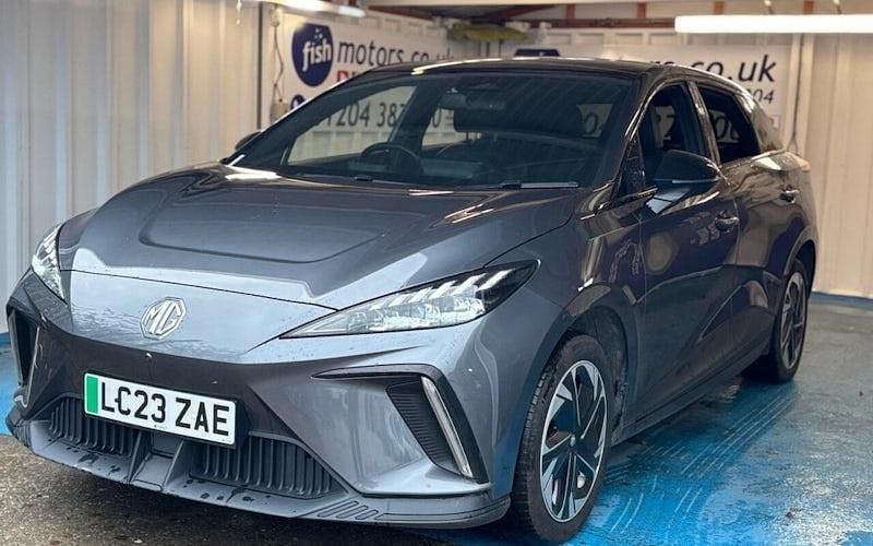 Used 2025 MG MG4 EV Trophy Hatchback | £14,690 (Good price) - Image 1/3