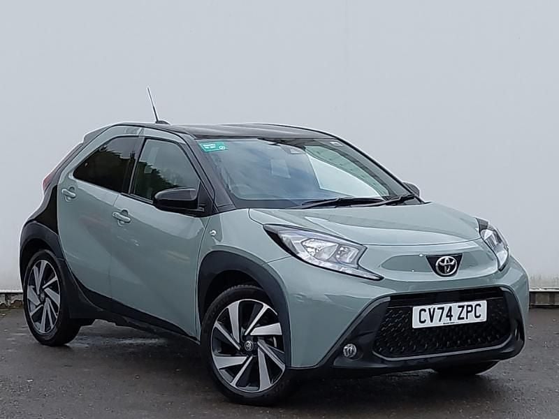 Green Used 2024 Toyota Aygo X SUV | £16,998 - Image 1/4