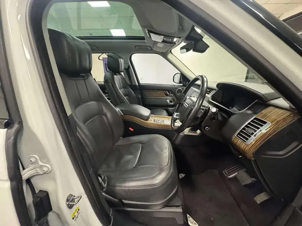 Used Land Rover Range Rover Vogue 306 HP (225 kW) 2018 White SUV