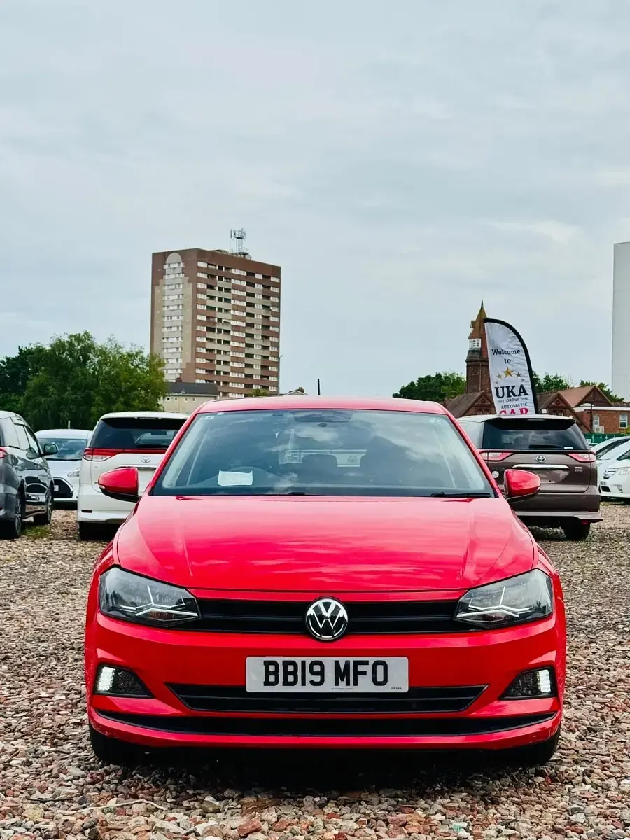 Begagnad VW Golf VII Trendline 2019 Röd Halvkombi