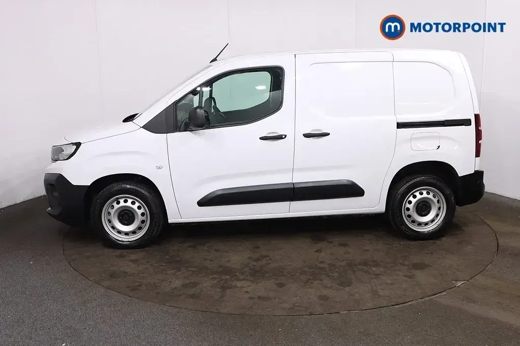 Second-hand Peugeot Partner 2025 Alb Monovolum
