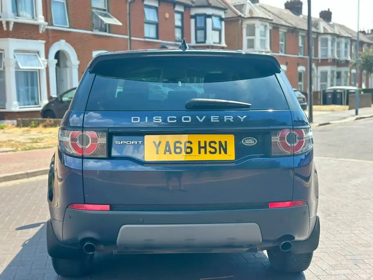 Used Land Rover Discovery Sport SE 180 HP (132 kW) 2017 Blue SUV