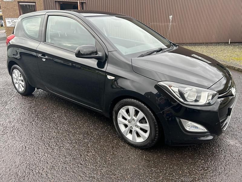Begagnad Hyundai i20 Active 2014 Svart Halvkombi