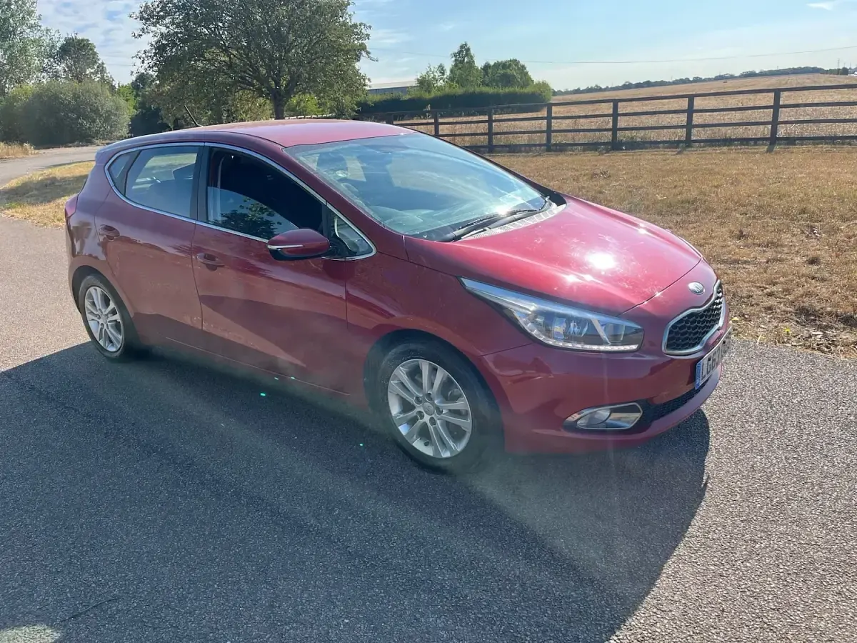 Used Kia Ceed 128 HP (94 kW) 2013 Red Hatchback
