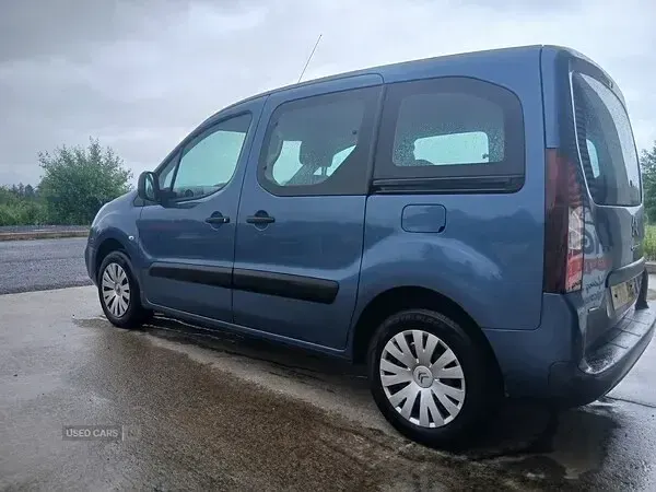 Used Citroën Berlingo Feel 100 HP (73 kW) 2016 Blue MPV