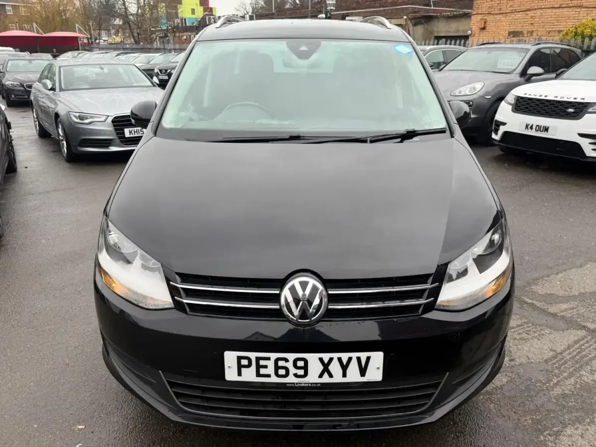 Usado VW Sharan SE 150 HP (110 kW) 2019 Preto Monovolume