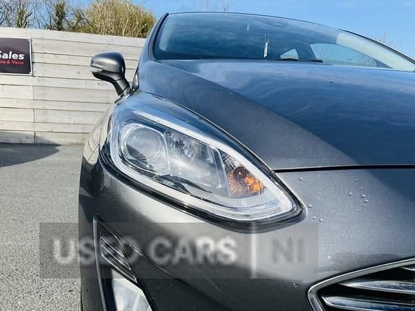 Used Ford Fiesta Zetec 70 HP (51 kW) 2018 Grey Hatchback