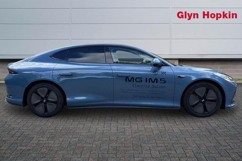 New MG IM5 300 kW (408 HP) 2025 Blue Hatchback