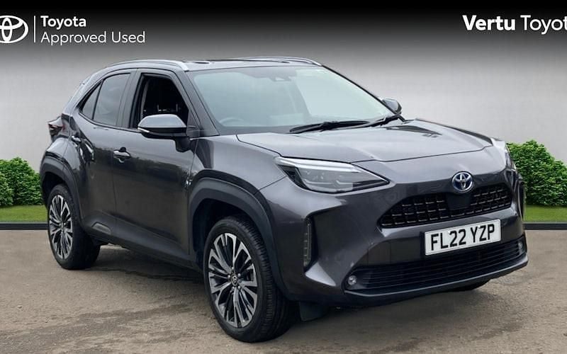 Used 2025 Toyota Yaris Hybrid Estate | £23,199 (Fair price) - Image 1/4