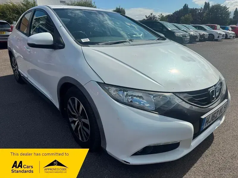 Used Honda Civic ES 150 HP (110 kW) 2012 White Hatchback