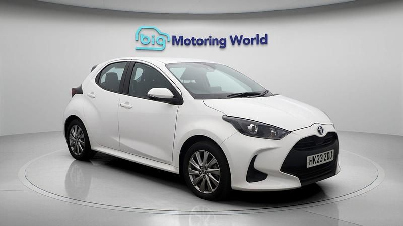 Used 2023 Toyota Yaris Hybrid | £15,400 (Good price) - Image 1/4
