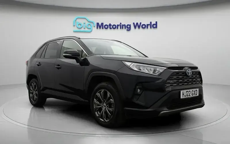 Usado Toyota RAV4 Design 218 HP (160 kW) 2025 SUV