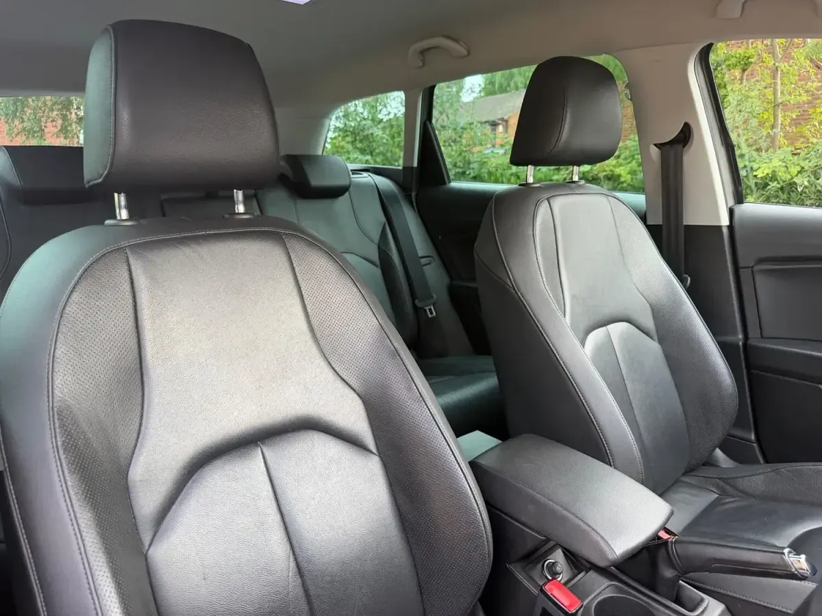 Used Seat Leon SE Technology 184 HP (135 kW) 2016 Grey Estate