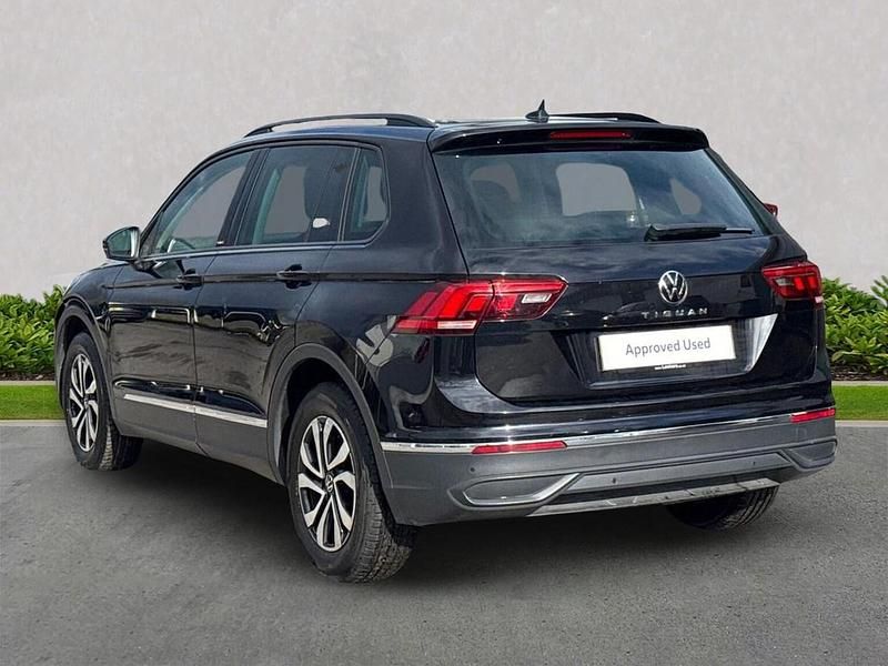 Used VW Tiguan Active 150 HP (110 kW) 2022 Black SUV