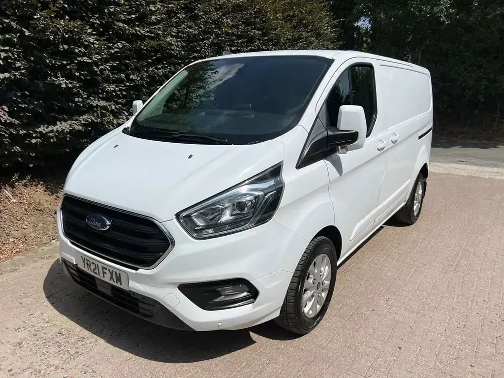 Used Ford Transit Custom Limited 130 HP (95 kW) 2021 White Van