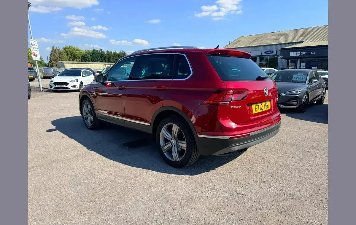 Used VW Tiguan SEL 180 HP (132 kW) 2016 Red SUV